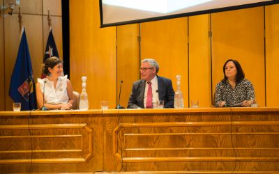 Aisén Etcheverry, directora ejecutiva de la ANID; Ennio Vivaldi, Rector de la U. de Chile; y Gabriela Ortúzar, directora de SISIB Aisén Etcheverry, directora ejecutiva de la ANID; Ennio Vivaldi, Rector de la U. de Chile; y Gabriela Ortúzar, directora de SISIB