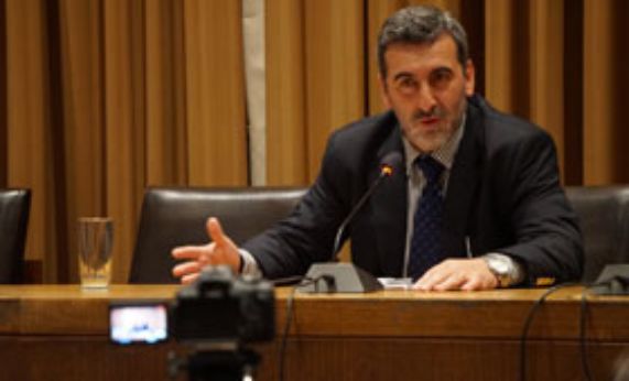 Académicos exponen sobre las problemáticas de la comunicación en Chile