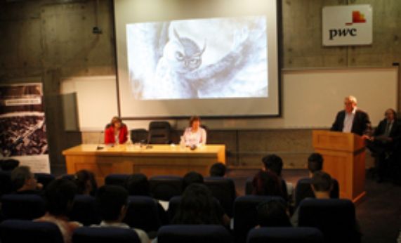 Lanzamiento de historieta sobre la U. de Chile marca inicio de la Semana del Postulante.