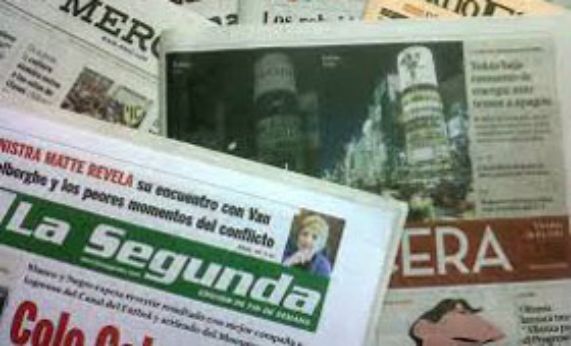 Radiografía a las malas prácticas y falta de pluralismo en el periodismo chileno