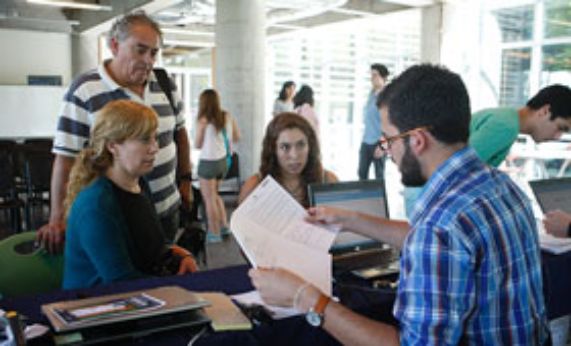 Estudiantes por vías especiales son los primeros matriculados este 2017