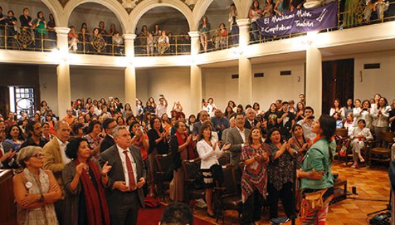 U. de Chile conmemorará Día Internacional de la Mujer abordando el tema del acoso sexual en los espacios universitarios