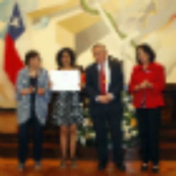 Profesora Coti Donoso es destacada como Mejor Docente de Pregrado ICEI 2017