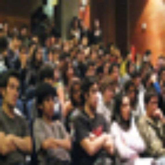 Mechones de Periodismo y Cine y TV en su bienvenida.