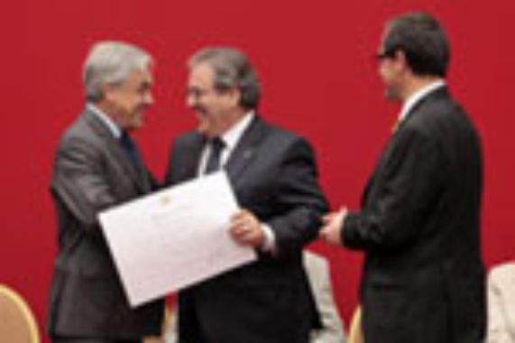 Profesor Sergio Campos Ulloa, Premio Nacional de Periodismo 2011