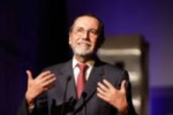 Rector Víctor Pérez 