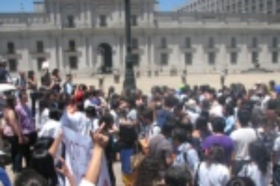 Científicos protestando en la Plaza de la Constitución