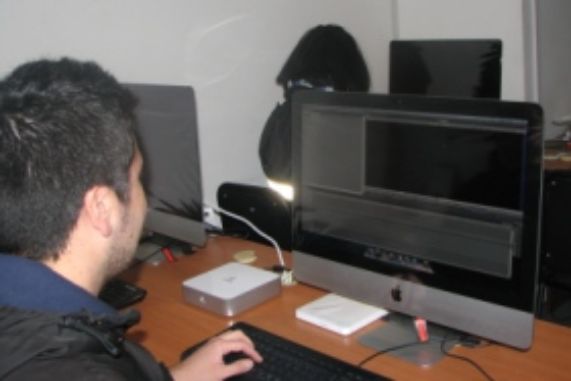 Equipos I Mac en la nueva sala de edición