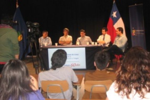 Conversatorio sobre Periodismo Deportivo en ciclo 