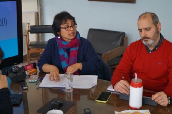 Claudia Villagrán y Laureano Checa, en segunda sesión de Coloquios de Investigación 2019.