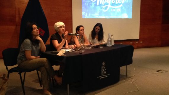 Jimena Gómez, Andrea Hoare, Mariana Valenzuela y Paz Peña, expertas en temas de género y tecnología.  