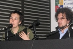 Profesores Carolina Larraín y Hans Stange en el lanzamiento de la revista