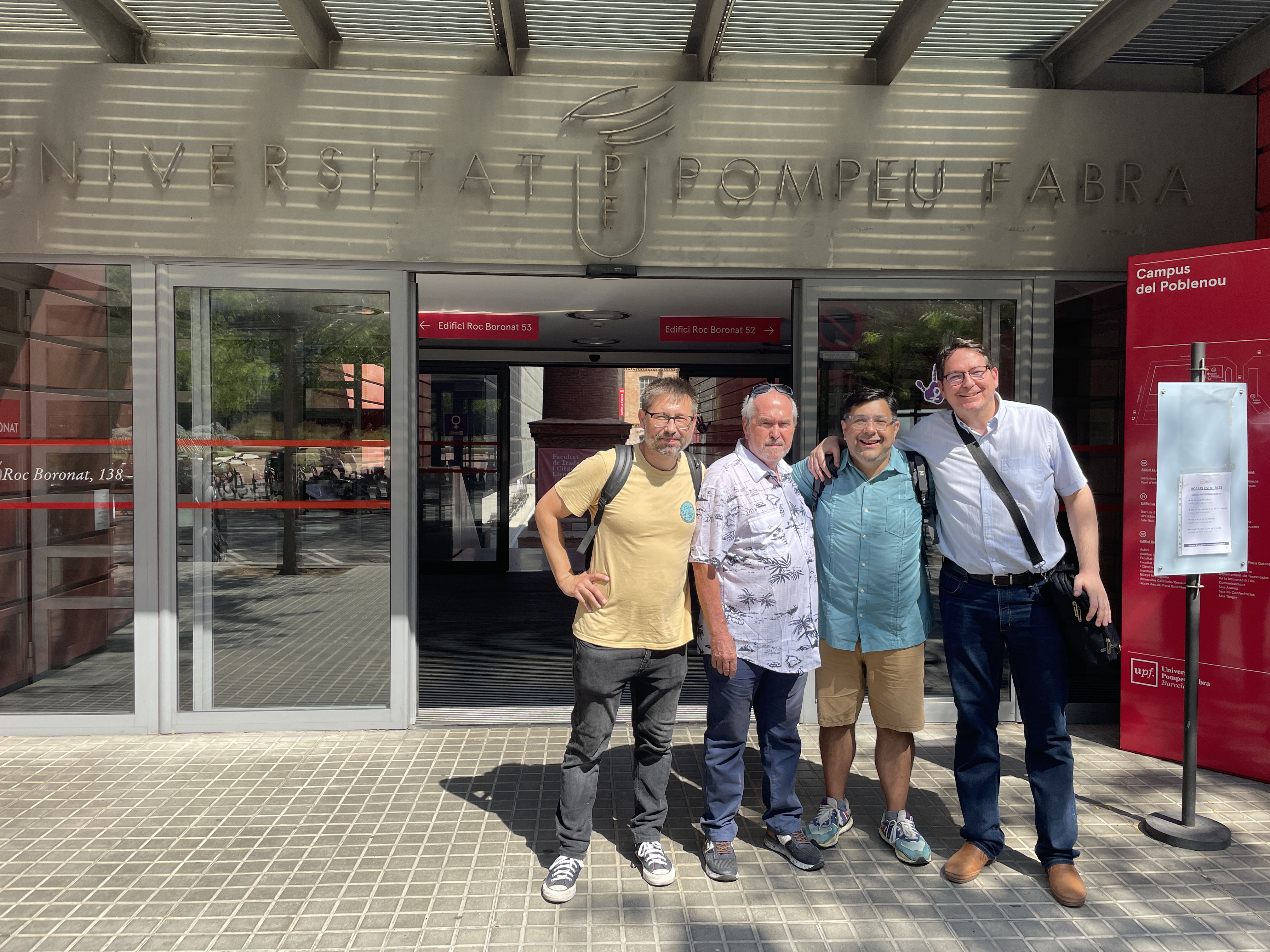 En el Campus de la Comunicación de la U. Pompeu Fabra, junto a investigadores del grupo DigiDoc.