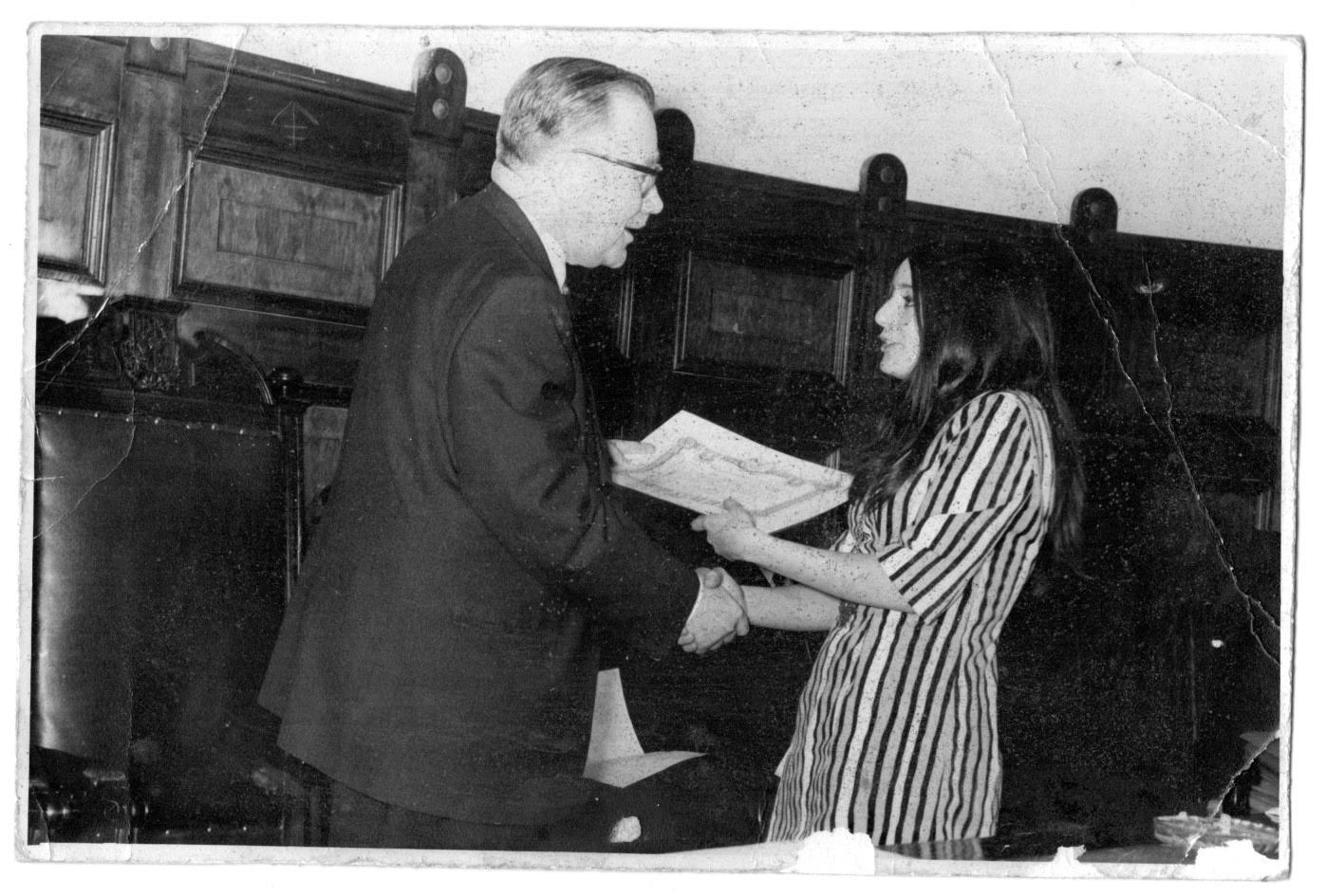 Escuela de Periodismo recuerda a la destacada periodista Manola Robles